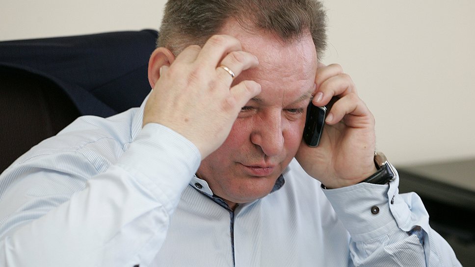 В телефонной беседе с корреспондентом “Ъ” Сергей Ветлугин заявил, что продолжает оставаться в должности руководителя компании «Главстрой СПб», хотя сейчас и находится на больничном