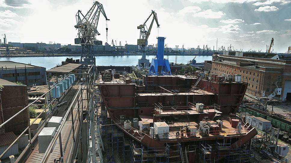 Ледокол «Арктика» был заложен на Балтийском заводе в Петербурге 5 ноября 2013 года. Планируется, что он станет самым большим и мощным ледоколом в мире
