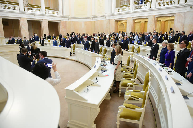 Заседание депутатов Законодательного собрания Санкт-Петербурга седьмого созыва в Мариинском дворце
