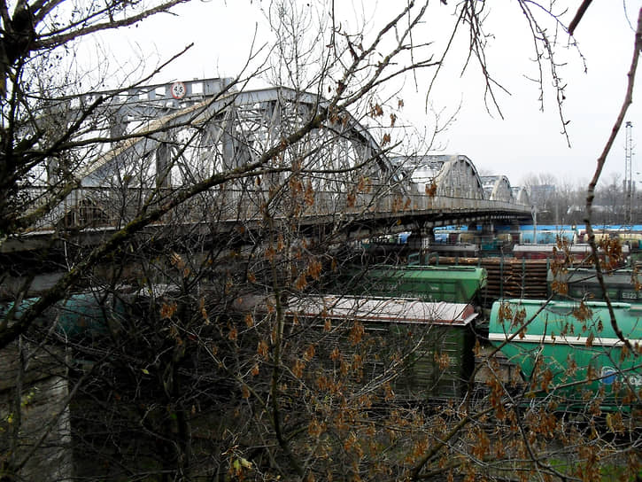 Реконструкция Цимбалинского путепровода была предусмотрена соглашением, заключенным между правительством Санкт-Петербурга и ОАО «РЖД» в 2019 году