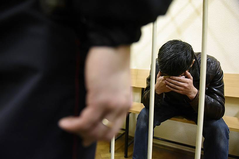 Подозреваемый в вербовке граждан в запрещенные в России террористические организации &quot;Джебхат ан-Нусра&quot; и &quot;Исламское государство&quot; (ИГ) Шухрат Сатымбаев во время заседания Октябрьского районного суда.