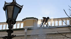 За пять дней в Петербурге очистили от снега почти 5 тысяч крыш нежилых зданий