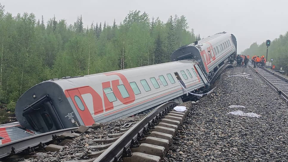 Порно видео два мужика и транс