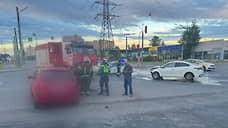Водитель и пассажир пострадали в ДТП с двумя Hyundai на Индустриальном проспекте