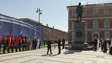 Путин после парада открыл в Петербурге памятник адмиралу Федору Ушакову