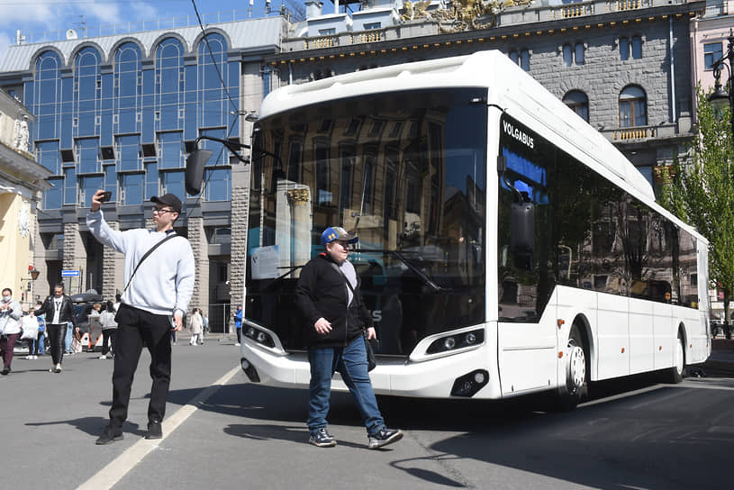 Обновленный газомоторный автобус «5270G» компании «Волгабас Групп» (Volgabus), представленный в 2023 году на IV Международном транспортном фестивале «Spb Transport Fest» на Манежной площади. 