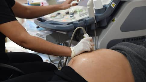 ЗакС Петербурга намерен ввести штрафы за склонение к абортам