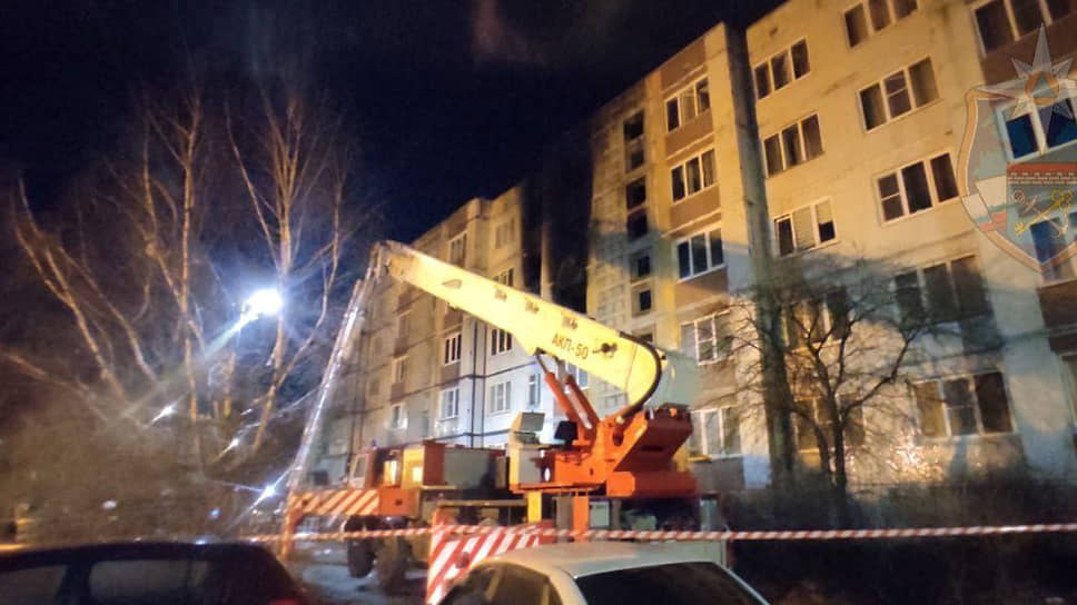 Последствия пожара в жилом доме на Выборгском шоссе в городе Приморске Ленинградской области