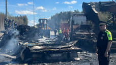 Огненное ДТП с грузовиками парализовало движение по трассе М-11