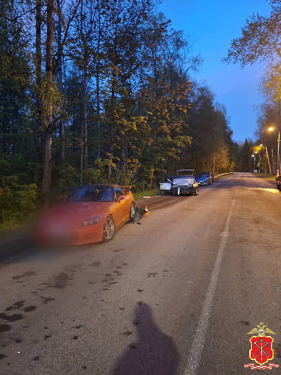 Последствия аварии под Сестрорецком, где тяжело пострадала 20-летняя водитель ВАЗ