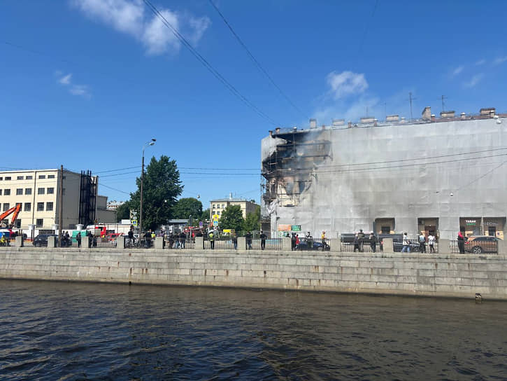 Пожар в бывшем доходном доме Я.Я.Смирнова на набережной Обводного канала