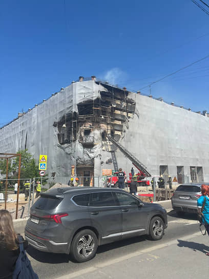 Пожар в бывшем доходном доме Я.Я.Смирнова на набережной Обводного канала