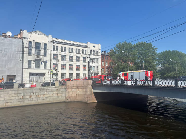 Пожар в бывшем доходном доме Я.Я.Смирнова на набережной Обводного канала
