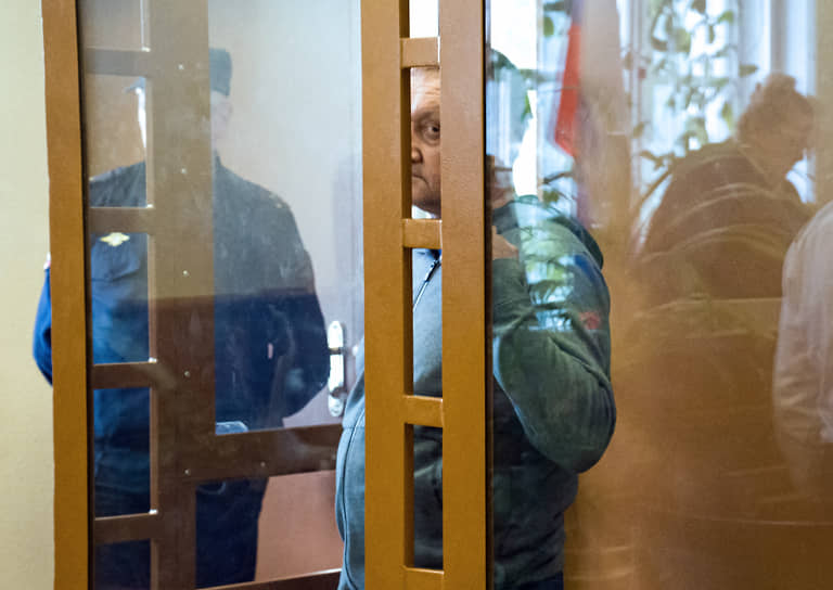 Депутат Законодательного собрания Санкт-Петербурга Олег Милюта во время определения меры пресечения в Колпинском районном суде