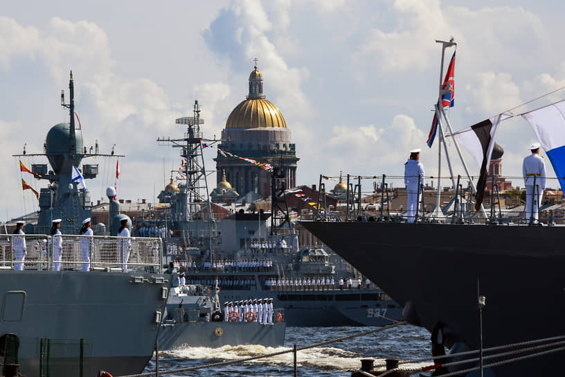 Главный военно-морской парад в День ВМФ в Санет-Петербурге в 2024 году.