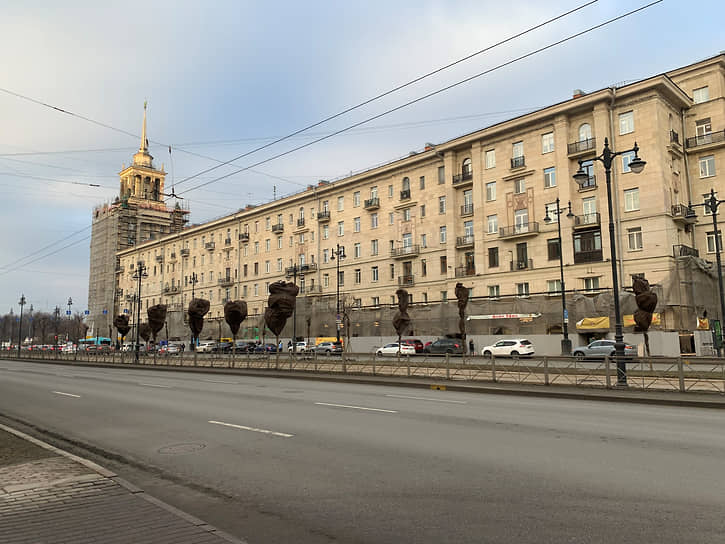 Дом лидера группы «Кино» Виктора Цоя на Московском проспекте у станции метро «Парк Победы»