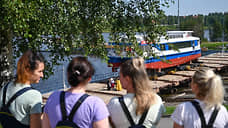 Прогулочный катамаран «Габион» спустили на воду в Петербурге