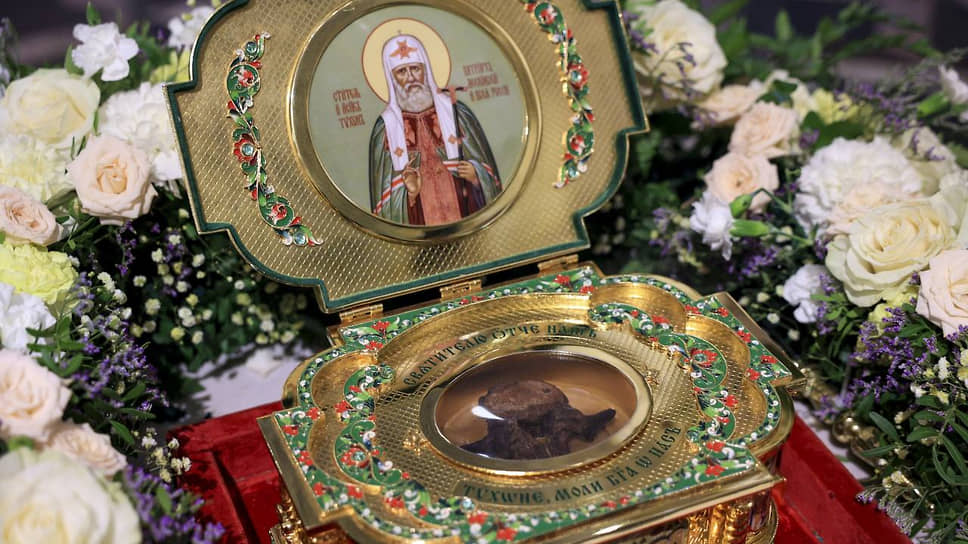В Казанский собор Санкт-Петербурга привезли ковчег с мощами патриарха Тихона