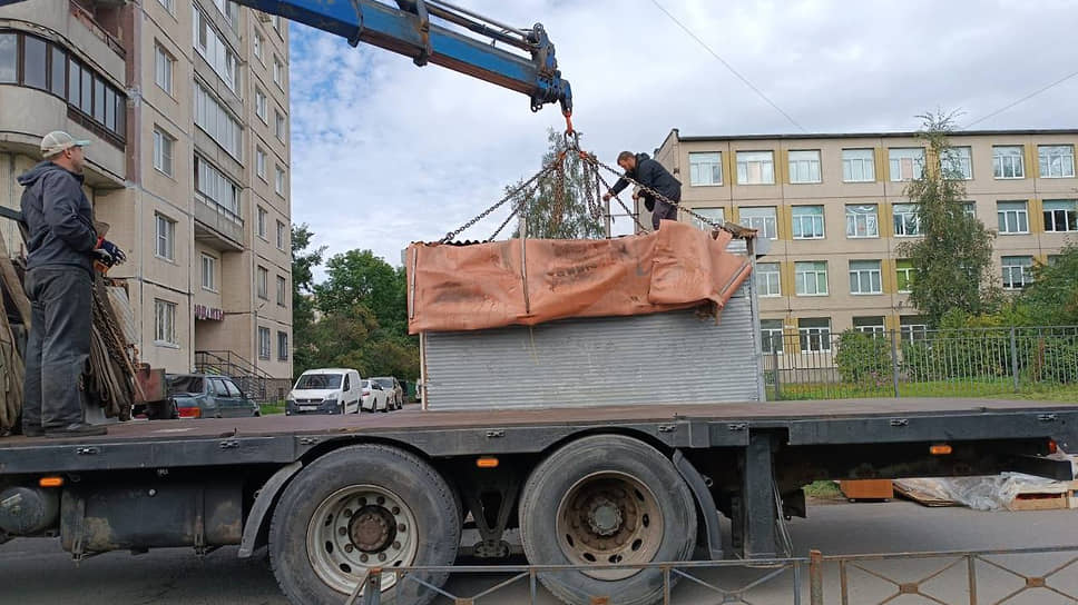 У незаконных торговцев в Петербурге изъяли товары на сумму более миллиона рублей