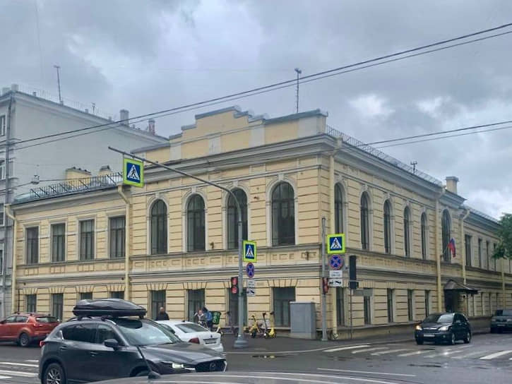 «Здания Смоленской соединенной земской школы» на проспекте Обуховской Обороны