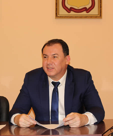 Юрий Намлиев