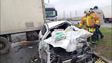 Два человека получили травмы в авариях с грузовиками в Петербурге и Ленобласти