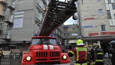 Бизнес-центр «Лениздат» на Фонтанке объял сильный пожар, пострадавших нет