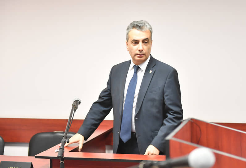 Заместитель председателя партии &quot;Яблоко&quot; Лев Шлосберг (признан иноагентом) в ходе заседания суда по иноагентскому делу в Пскове.