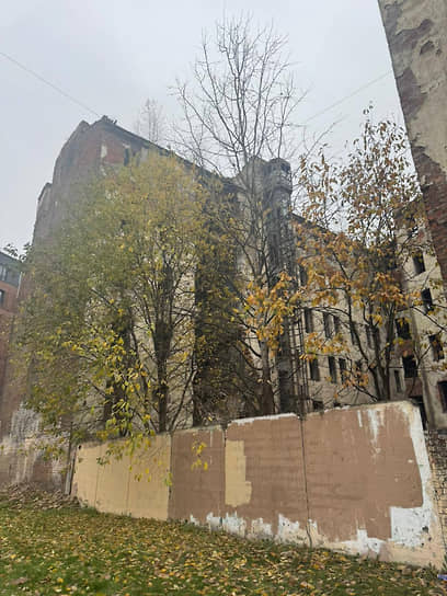 Дом Лялевича на улице Розенштейна, где обрушилась часть стены