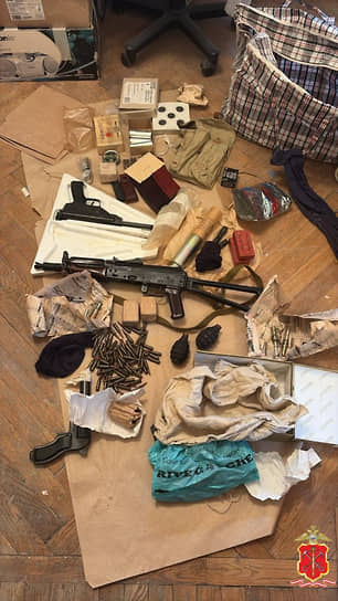 Арсенал оружия, найденный на антресолях в квартире покойного жителя Кронштадта