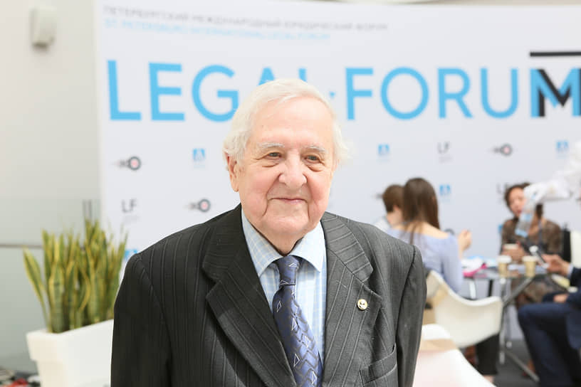 Академик РАН и преподаватель юридического факультета СПбГУ Георгий Толстой