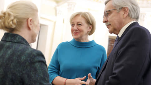 На петербургского депутата Штанникову составили протокол за пост с фото Навального