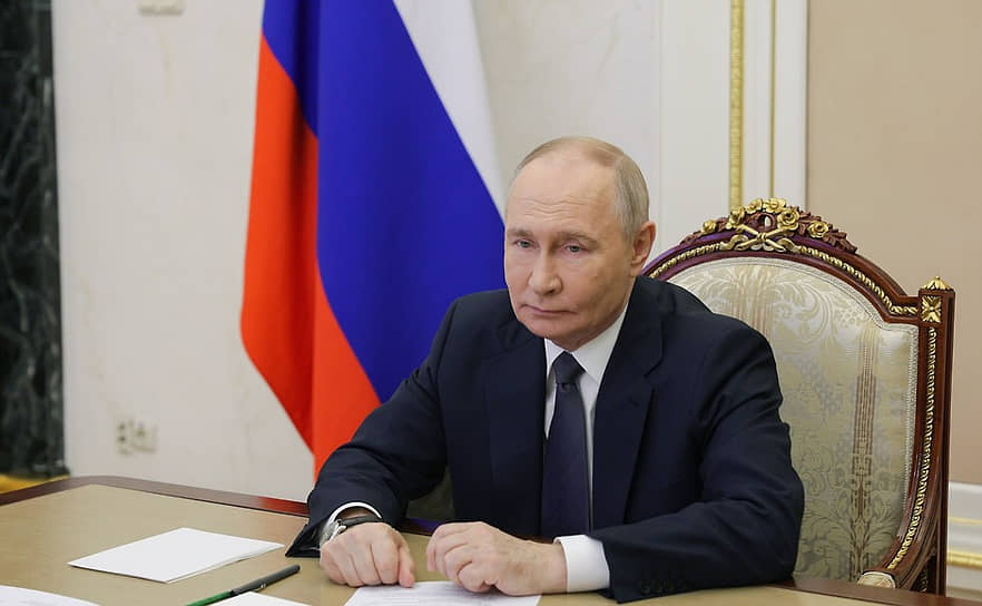 Президент России Владимир Путин, участвующий в церемонии закладки атомного ледокола «Сталинград» на Балтийском заводе в Петербурге