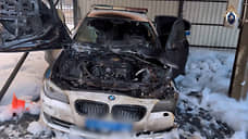 Суд в Петербурге арестовал подростка за поджог полицейского автомобиля