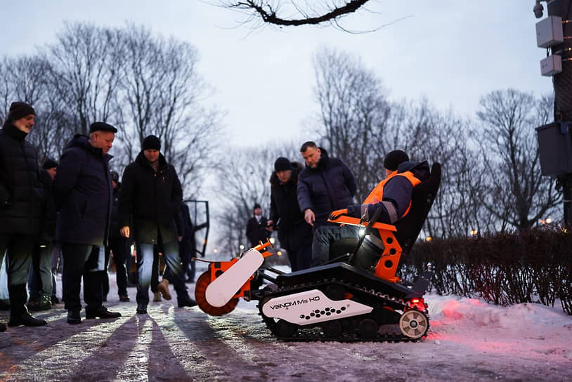 Испытания снегоуборочной техники Venom в Петербурге