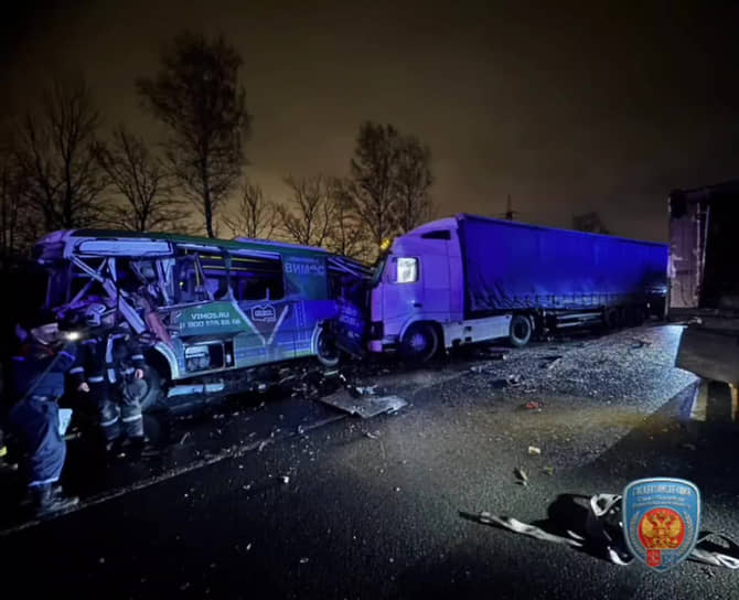 ДТП на Московском шоссе с грузовиками и автобусом, в котором погибли два человека