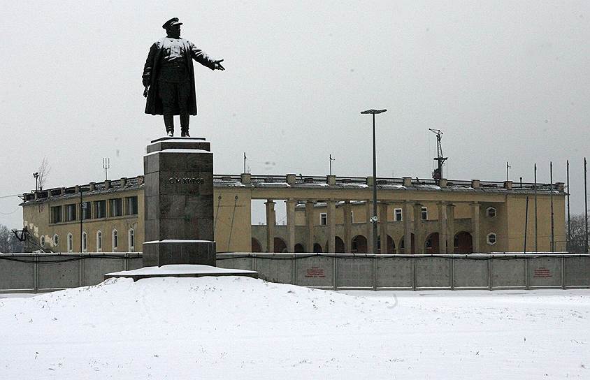 В апреле 2009 глава группы компаний-организаторов гастролей американской группы Metallica в России SAV Entertaiment и «Русский Шоу-Центр» Надежда Соловьева заявила, что концерт в поддержку альбома Death Magnetic состоится на открытии нового стадиона в 2010 году. Концерт состоялся в Москве в СК «Олимпийский»