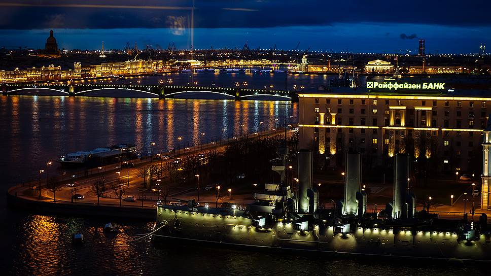 Панорамный вид на Санкт-Петербург из ресторане LA VUE