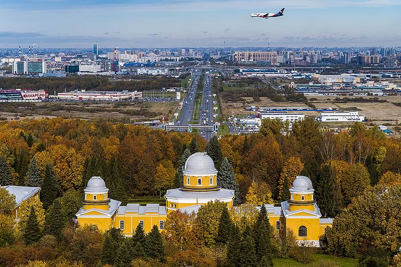 Самолет заходит на посадку в аэропорт Пулково