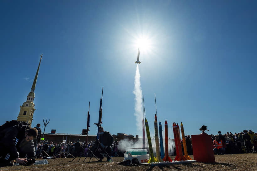 ХXXIII Показательные старты моделей ракет, изготовленных школьниками, студентами и энтузиастами ракетно-космического моделирования 