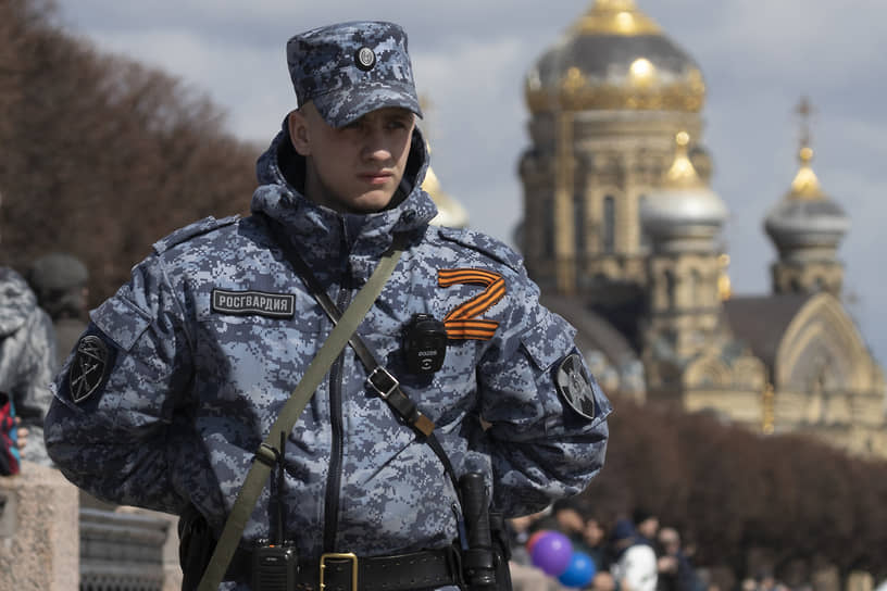 Фестиваль ледоколов. Сотрудник Росгвардии во время несения службы