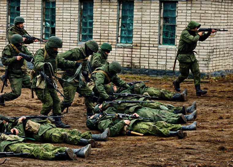 Боевое слаживание для выполнения задач СВО на одном из полигонов Ленинградской области