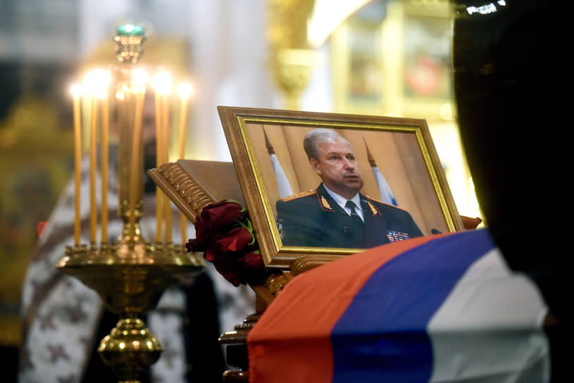 Церемония прощания с бывшим полномочным представителем президента России в Северо-Западном федеральном округе, бывшим руководителем Федеральной службы по контролю за оборотом наркотиков Виктором Черкесовым в храме Новодевичьего монастыря