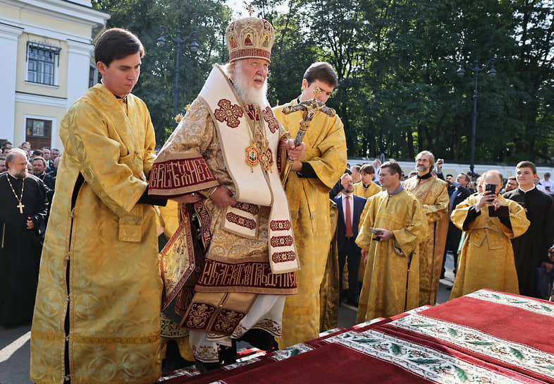 Патриарх Московский и всея Руси Кирилл перед выступлением на площади Александра Невского