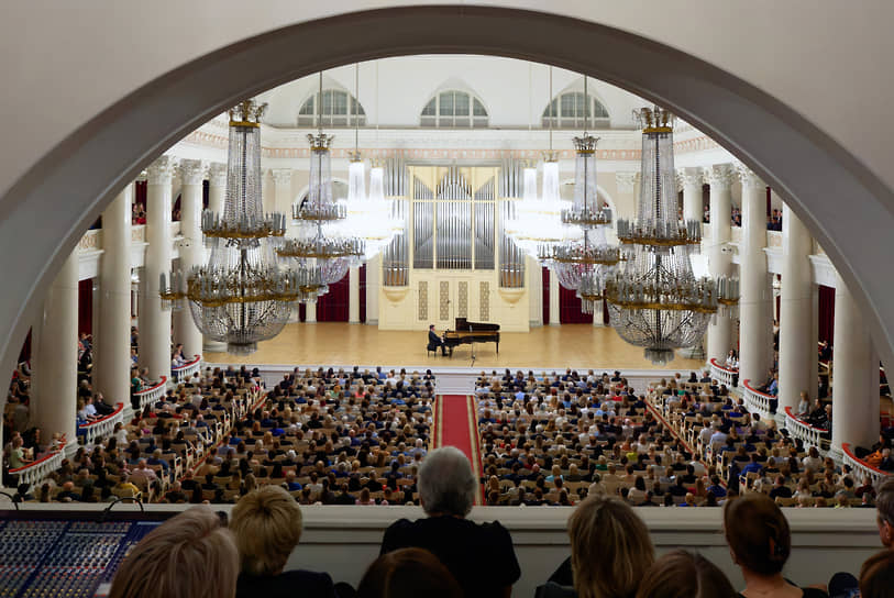 Большой зал Санкт-Петербургской филармонии имени Д.Д. Шостаковича