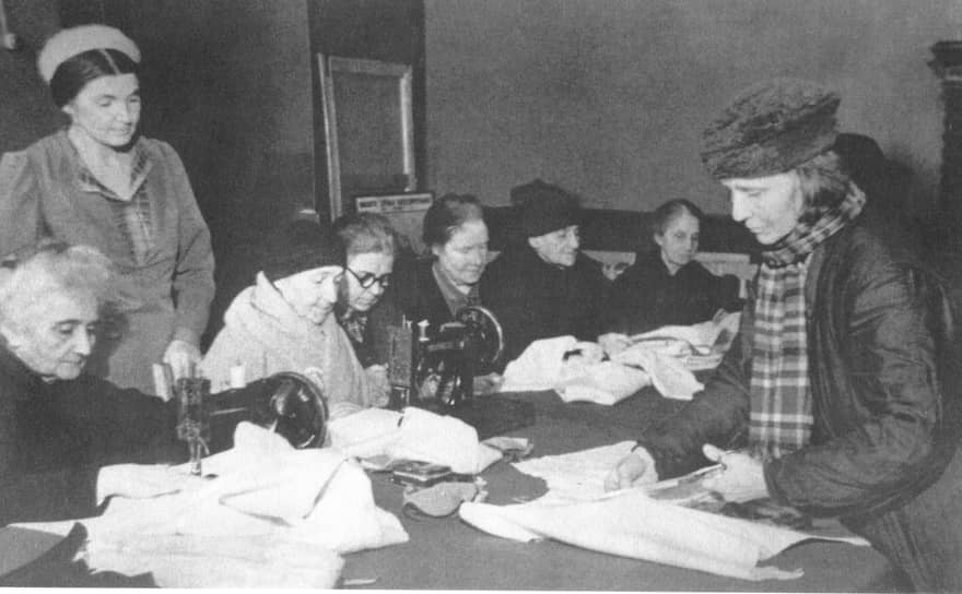 Эрмитаж в годы блокады Ленинграда. Сотрудники Эрмитажа за работой