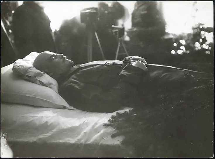 21 - 23 января 1924. Посмертная фотография Владимира Ленина
