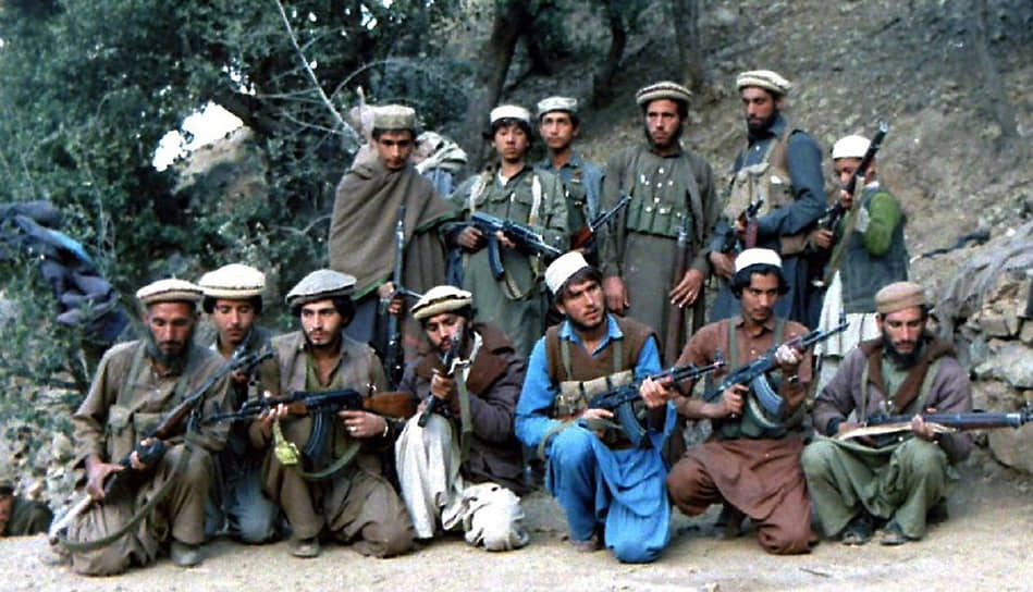 Октябрь 1987 г. Моджахеды, верные одному из лидеров в борьбе против советских войск в Афганистане — Юнусу Халису
