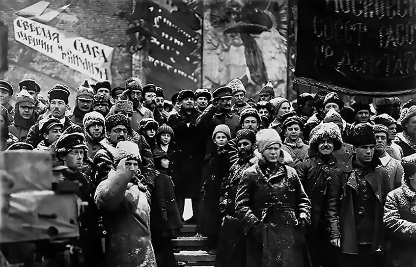 1919 г. Владимир Ленин и Лев Троцкий на Красной площади. Смотр Красных полков