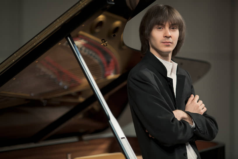 Солист — пианист Филипп Копачевский